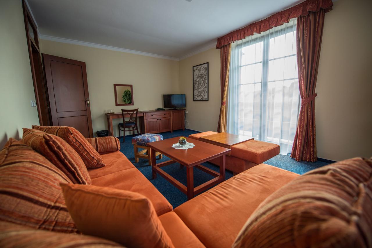 Hotel Golfer Kremnica Ngoại thất bức ảnh