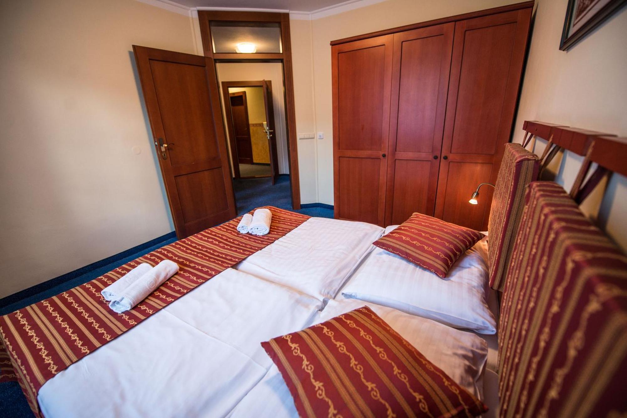Hotel Golfer Kremnica Ngoại thất bức ảnh